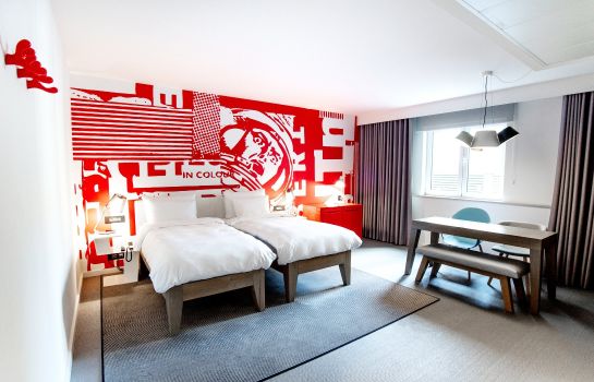 Brussels Radisson Red Hotel