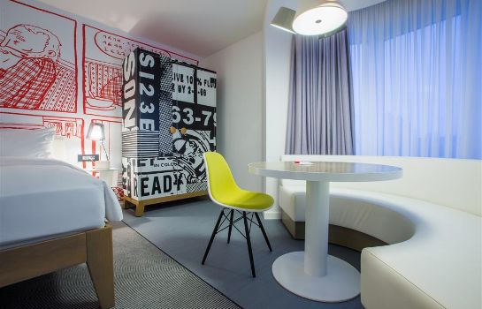 Brussels Radisson Red Hotel