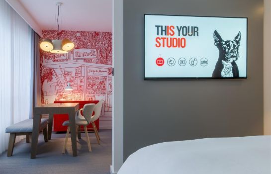 Brussels Radisson Red Hotel