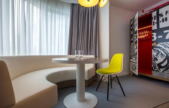 Brussels Radisson Red Hotel