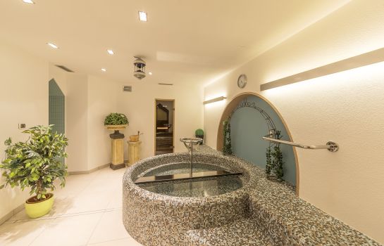 Vitaurina Royal hotel
