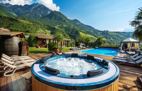 Ruster Resort