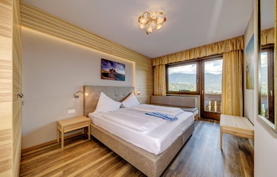 Ruster Resort