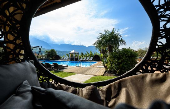 Ruster Resort