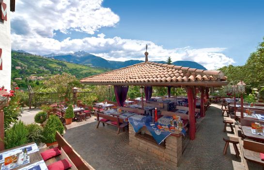 Ruster Resort
