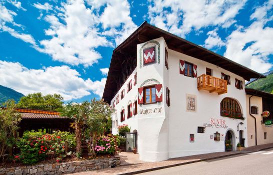 Ruster Resort