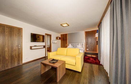 Ruster Resort