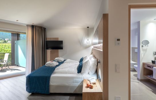 Christof Hotel