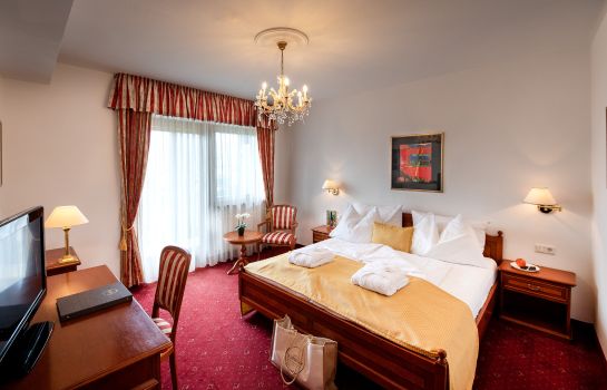 Christof Hotel