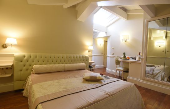 Santa Chiara Suite Hotel