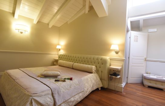 Santa Chiara Suite Hotel