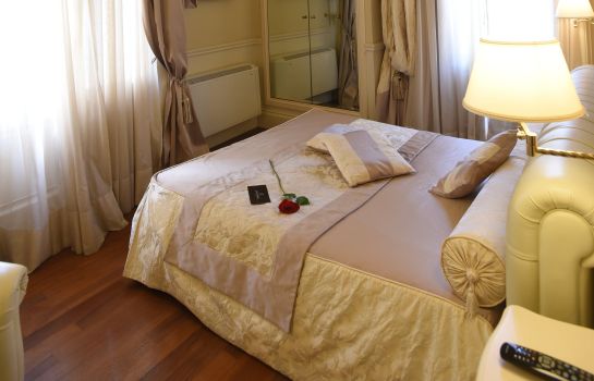 Santa Chiara Suite Hotel