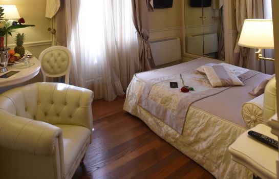 Santa Chiara Suite Hotel