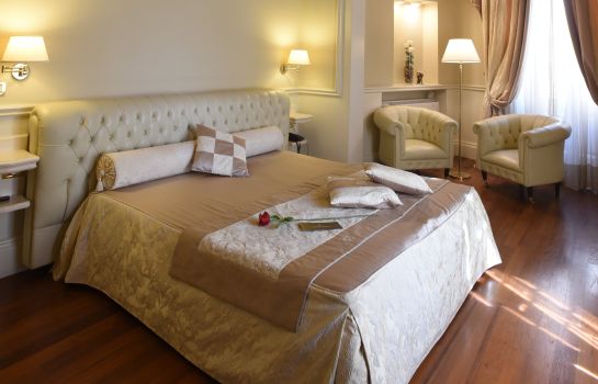 Santa Chiara Suite Hotel