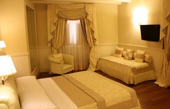 Santa Chiara Suite Hotel