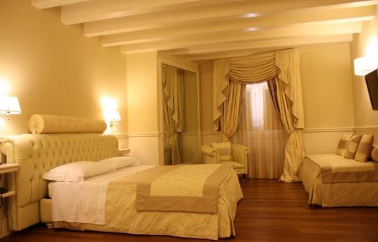 Santa Chiara Suite Hotel