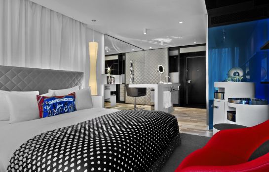 W London - Leicester Square View of room