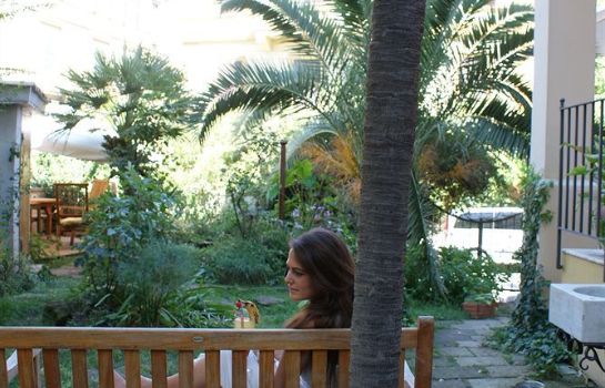 Palm Gallery Hotel