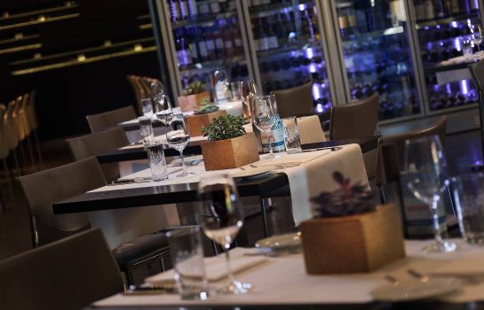 Renaissance Zurich Tower Hotel