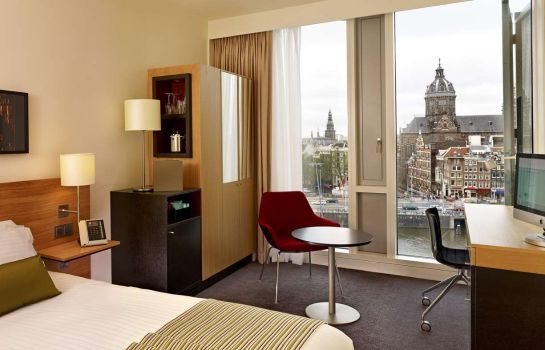 DTbH Amsterdam Centraal Station
