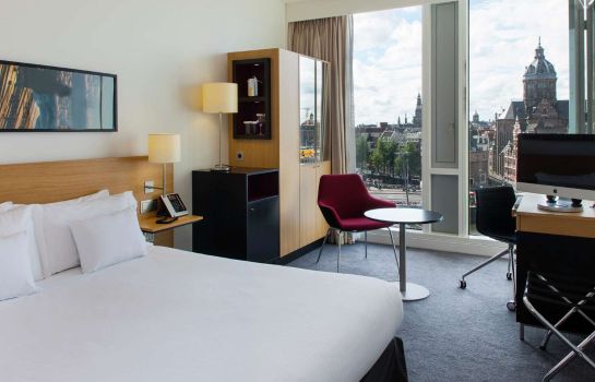 DTbH Amsterdam Centraal Station