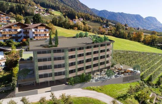 Oliven-& Genusshotel Hirzer
