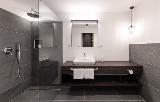 Oliven-& Genusshotel Hirzer