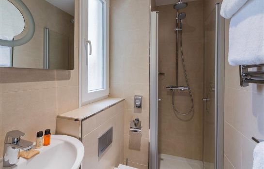 BEST WESTERN HOTEL LE 18 PARIS