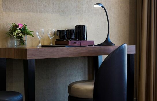 BEST WESTERN HOTEL LE 18 PARIS