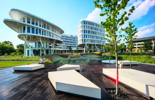 Sound Garden Hotel Airport