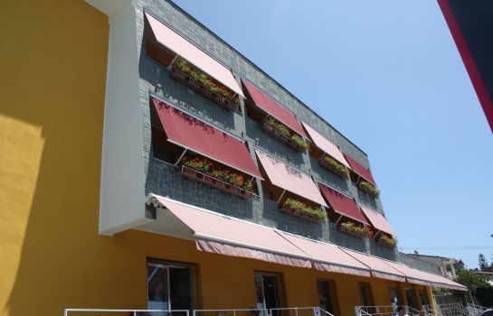 Clichè Hotel & Restaurant