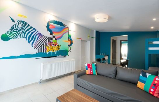 Colors Rooms & Apartments