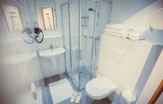 Tourist Inn Budget Hotel - Hostel