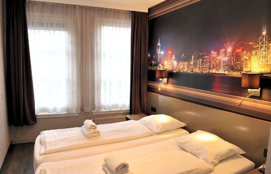 Tourist Inn Budget Hotel - Hostel