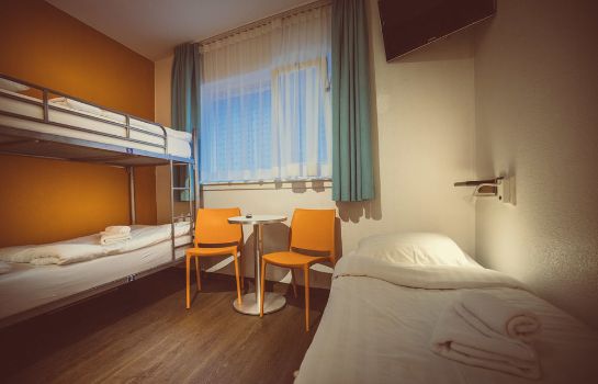 Tourist Inn Budget Hotel - Hostel