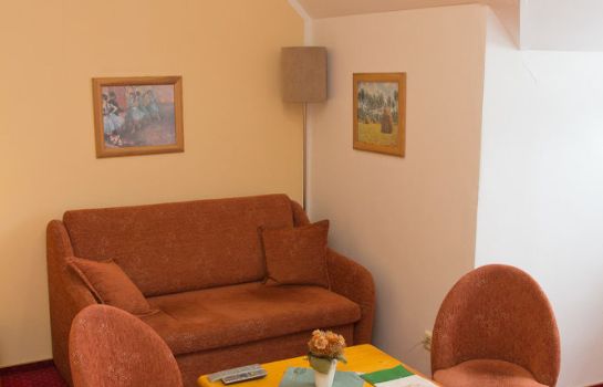 Pension 7