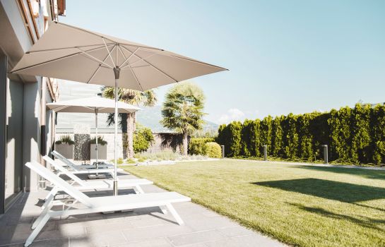 Im Tiefenbrunn Gardensuites & Breakfast