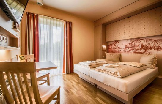 Hotels Near City Wall