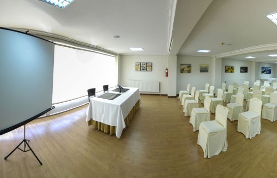 Vigo Plaza