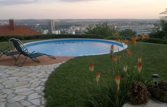 Marci Villa
