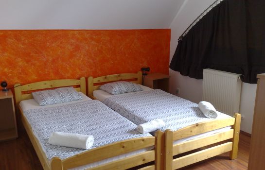 Marci Villa