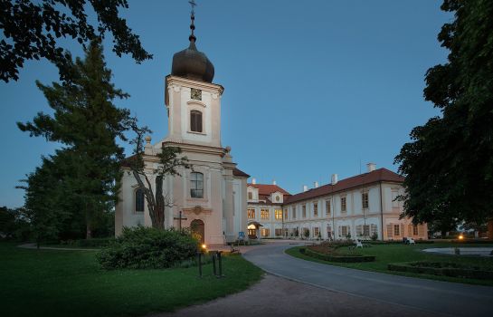 Chateau Loucen Garden Retreat