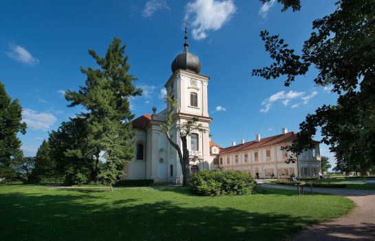 Chateau Loucen Garden Retreat