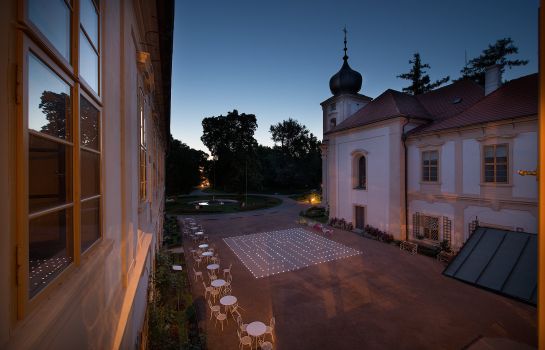 Chateau Loucen Garden Retreat