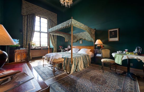 Chateau Loucen Garden Retreat