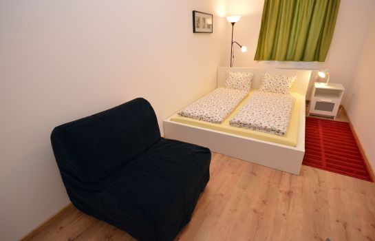 Toldi Apartments