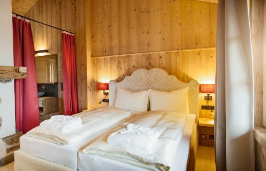 HochLeger Chalets Deluxe