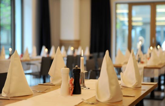 VI VADI HOTEL BAYER 89