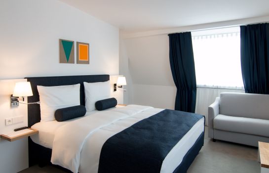 VI VADI HOTEL BAYER 89