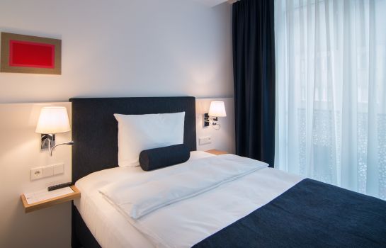 VI VADI HOTEL BAYER 89